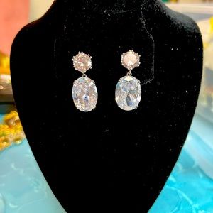 Sterling, 925 gorgeous rainbow White topaz.